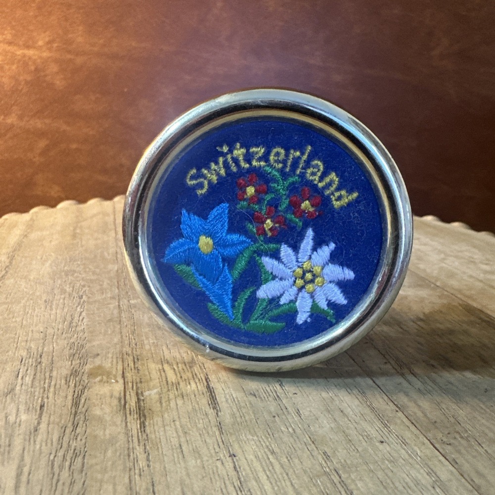 Switzerland Round Music Box, Swiss movement, plays, Eine Kleine Nachtmusik